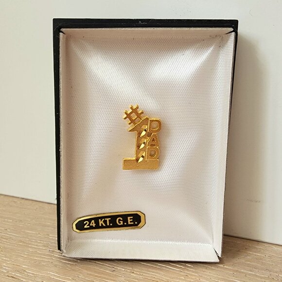 NWT Vintage Number ONE Dad 24K Gold Pin - Picture 2 of 7